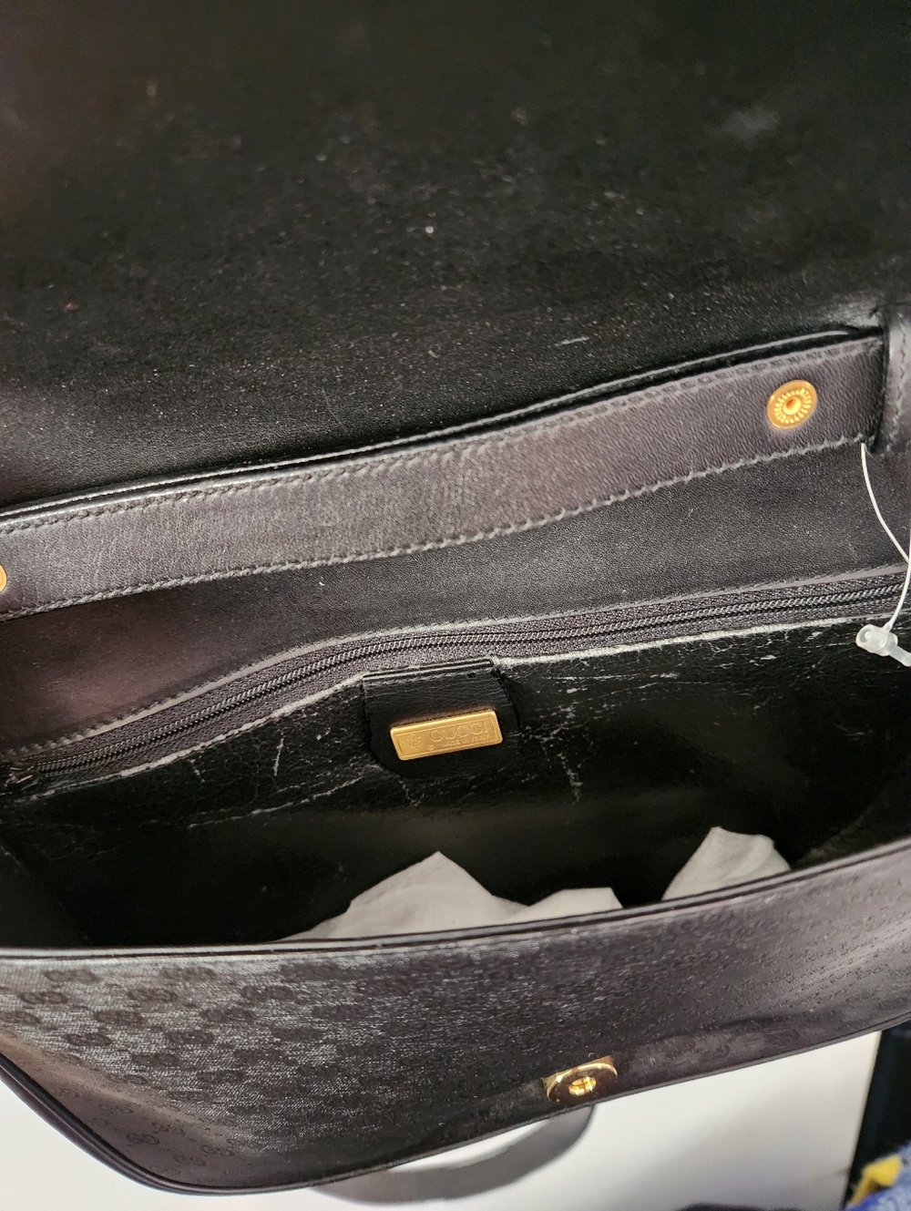 Gucci Black Crossbody Shoulder Bag with Gold Hardware - Picture 7 of 8